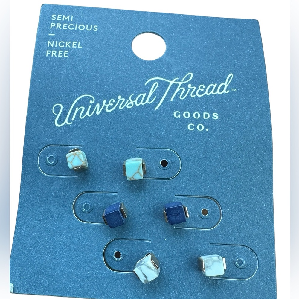 Universal Thread Earrings - Picture 2 of 3